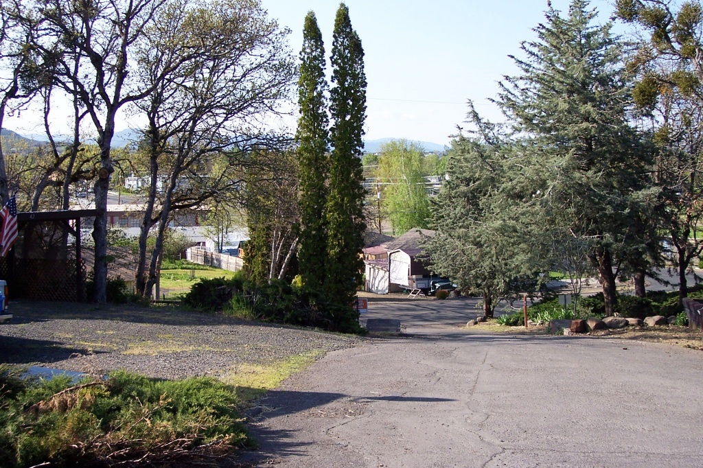 Oak Hill Mobile Estates in Eagle Point Oregon